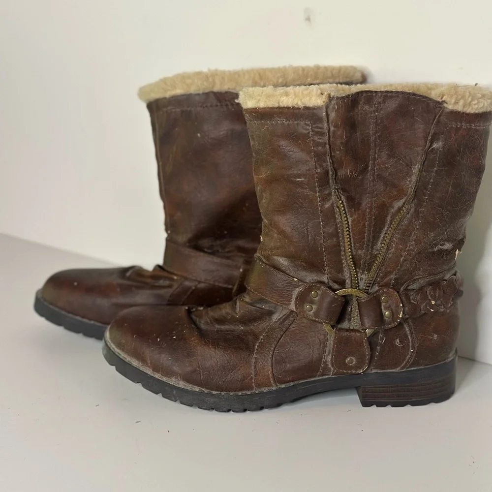 Report - vegan leather brown boots with faux fur trim - Picture 1 of 3